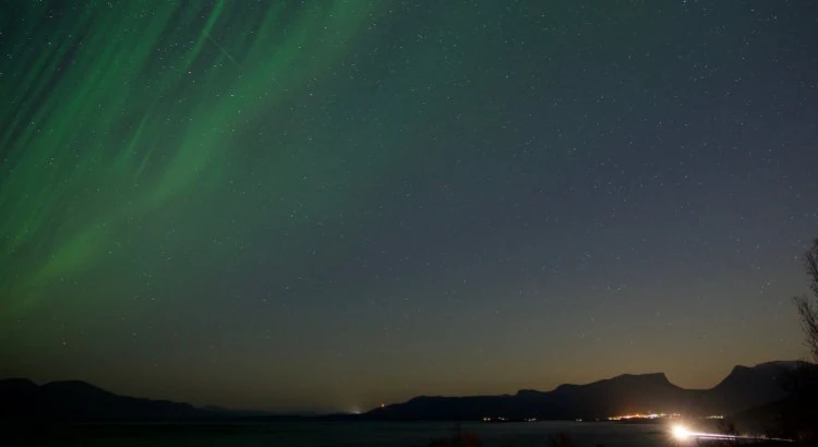 Norrsken över Torneträsk, Abisko och Lapporten. 