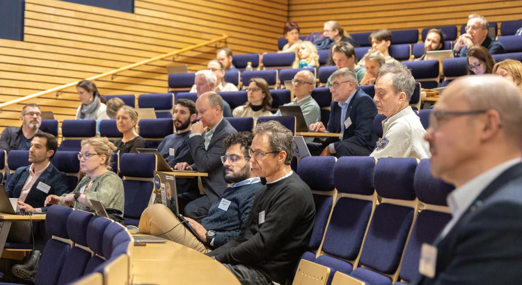 Space scientists in IRF aula during the SRS conference Space scientists in IRF aula during the SRS conference