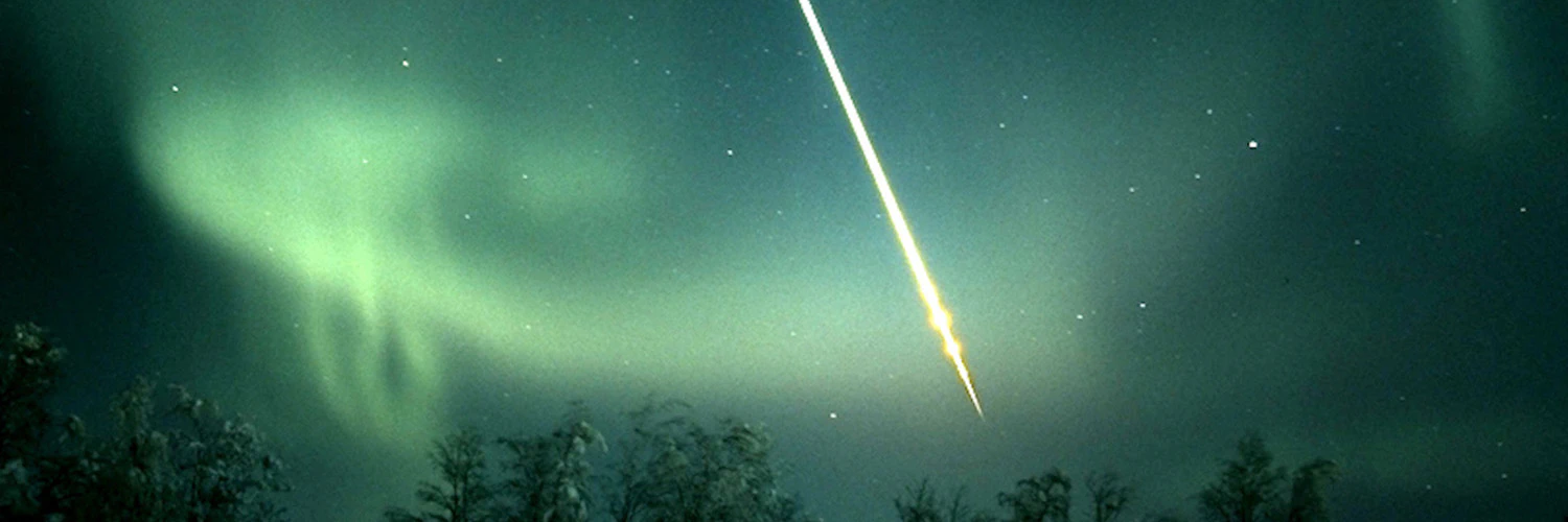 Meteor och norrsken