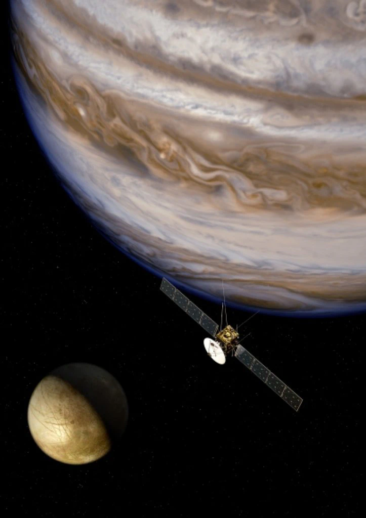 Interaction of Ganymede’s magnetic field with Jupiter’s induces currents along the surface of the moon and creates a visible colour gradient along the auroral ovals.