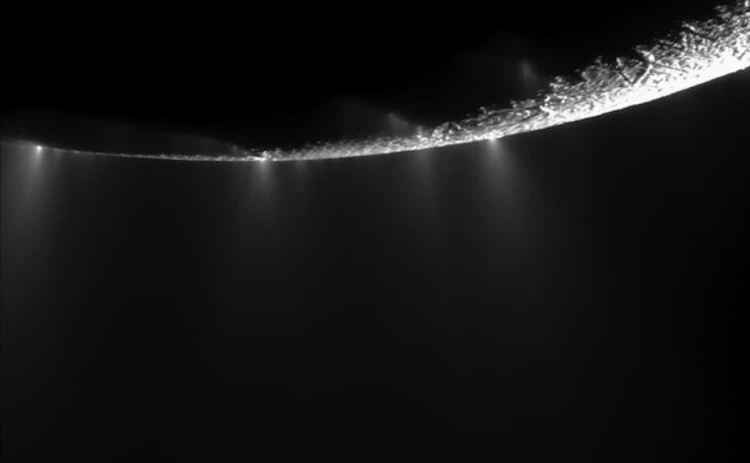 Enceladus plume. Image: NASA/JPL/Space Science Institute